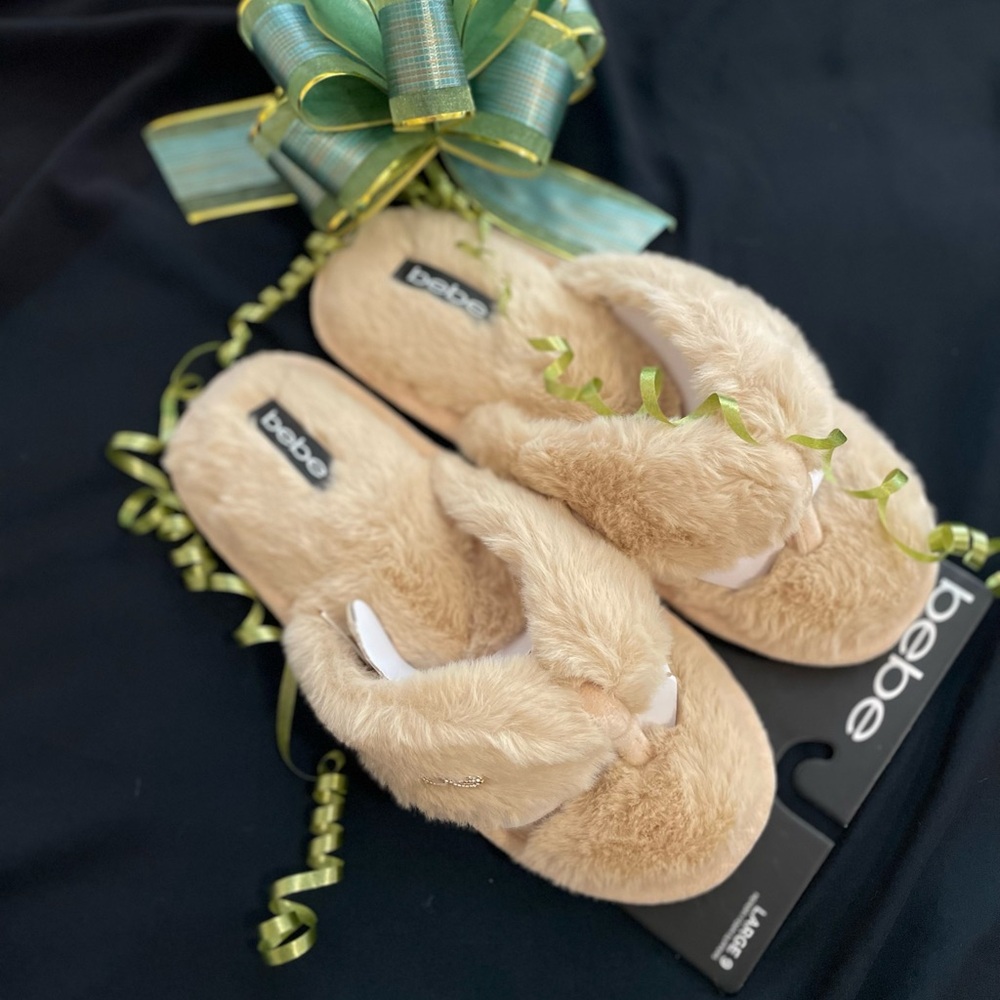 BEBE FAUX FUR THONG SLIPPERS☁️
Color: SAND